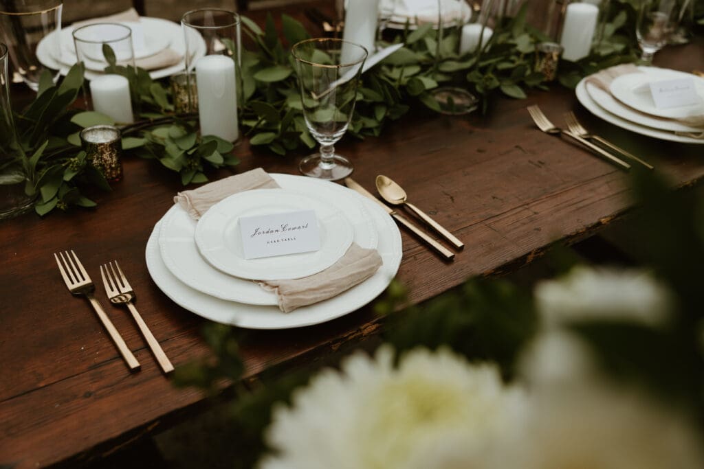 Reception wedding decor at Umlauf sculpture garden